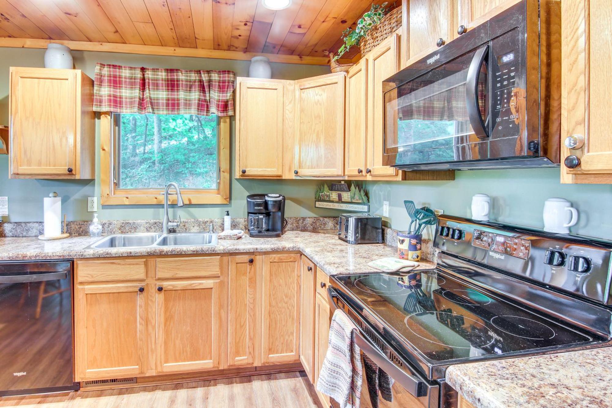 Charming Fox Den Cabin In Whittier With Hot Tub! Exteriör bild