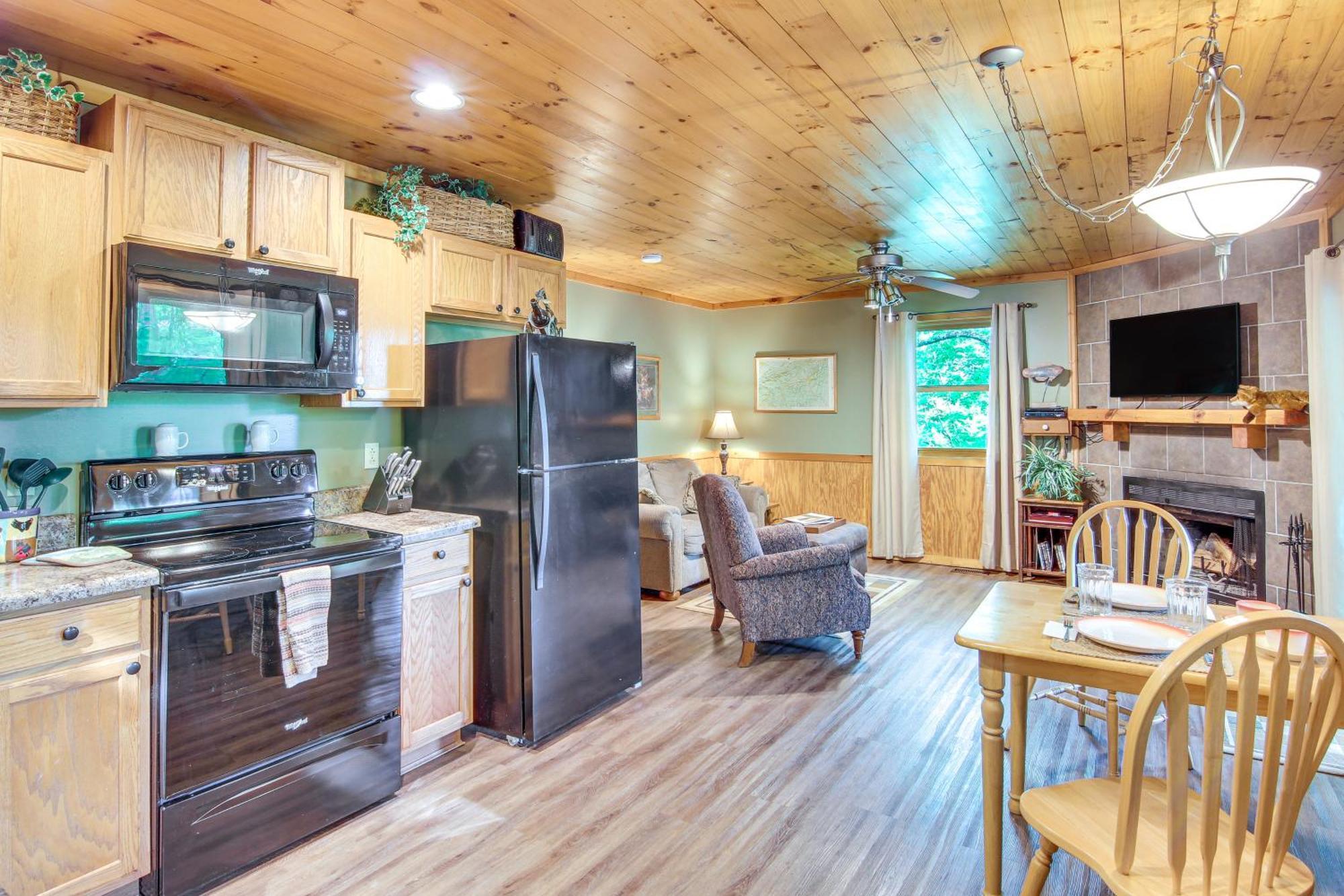 Charming Fox Den Cabin In Whittier With Hot Tub! Exteriör bild